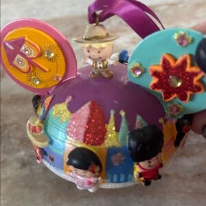 Disney airs a small World ornament